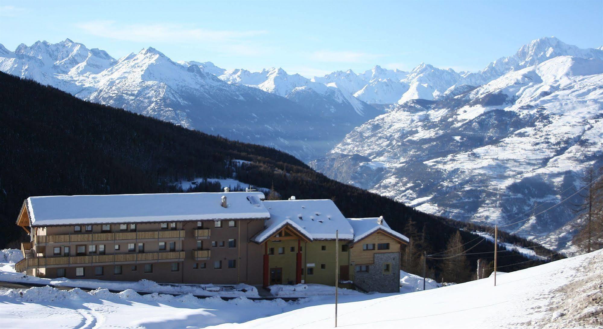 Hotel La Chance Pila  Exteriör bild